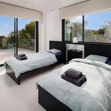 Relax And Unwind In Our Cozy Beachside Nice Villa בית נופש Ribamar (Lourinha)