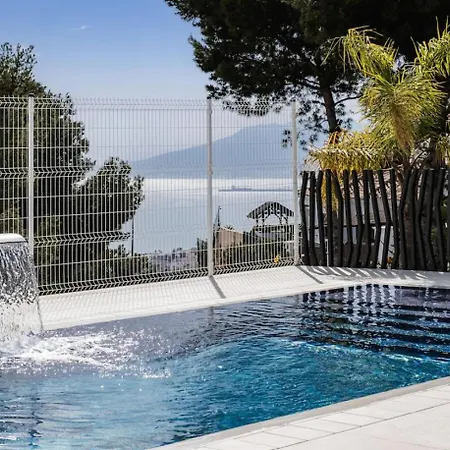 בית נופש Relax And Unwind In Our Cozy Beachside Nice Villa *