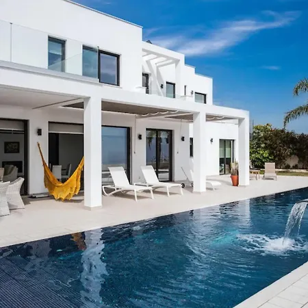בית נופש Relax And Unwind In Our Cozy Beachside Nice Villa