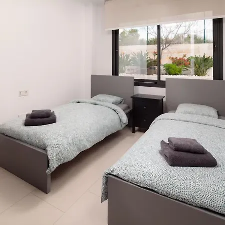 בית נופש Relax And Unwind In Our Cozy Beachside Nice Villa